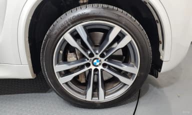 X5 (F15)