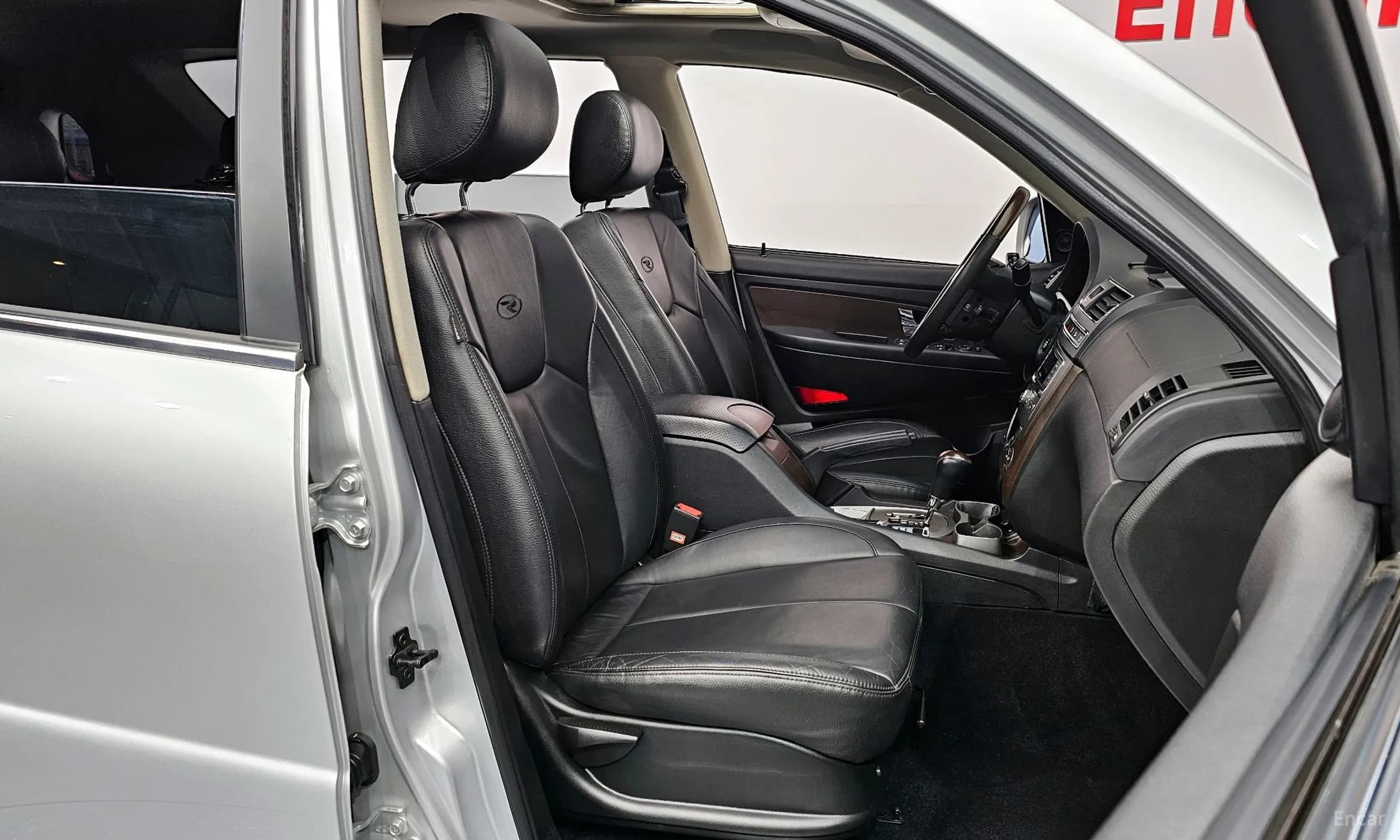 Rexton W