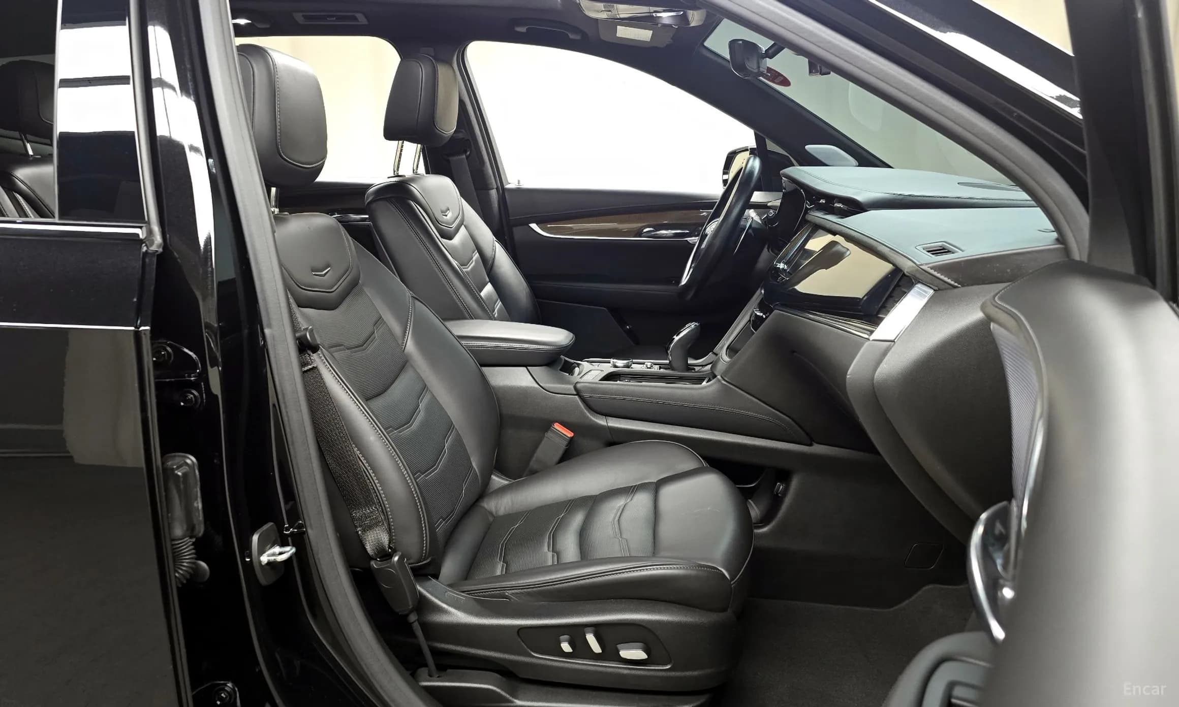 XT6