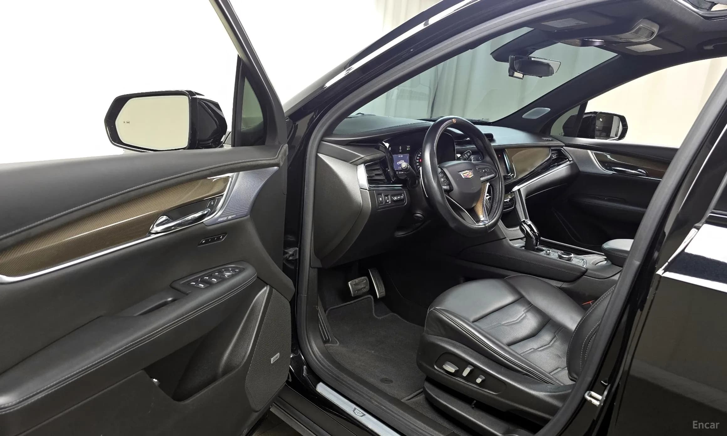 XT6