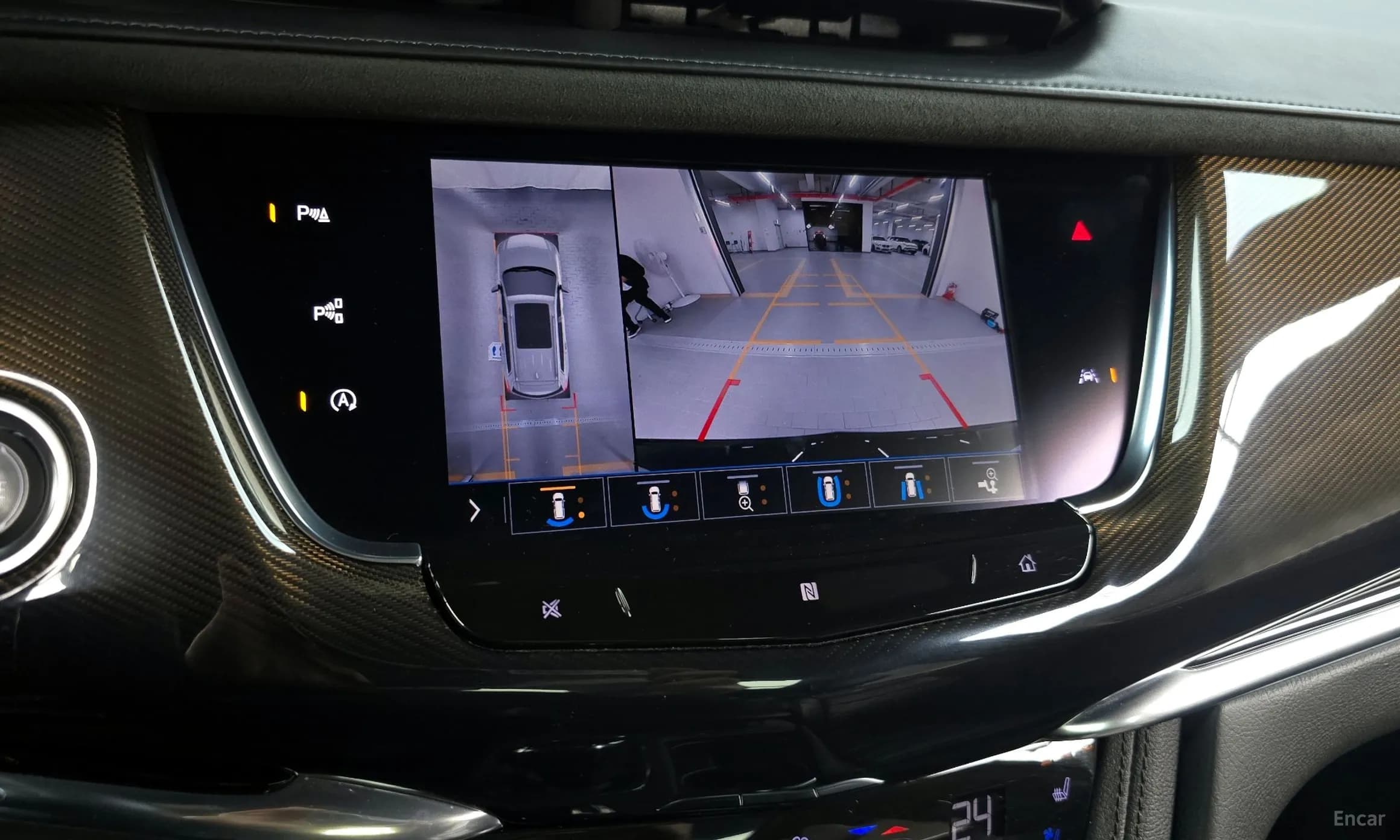XT6