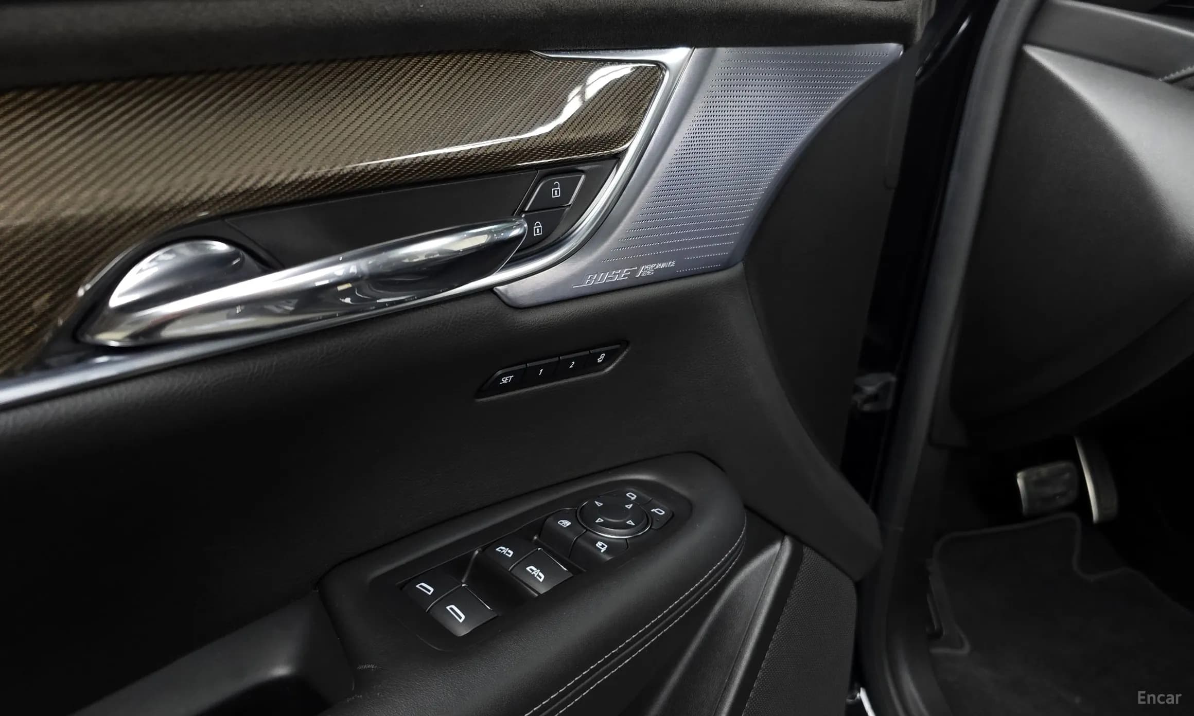 XT6
