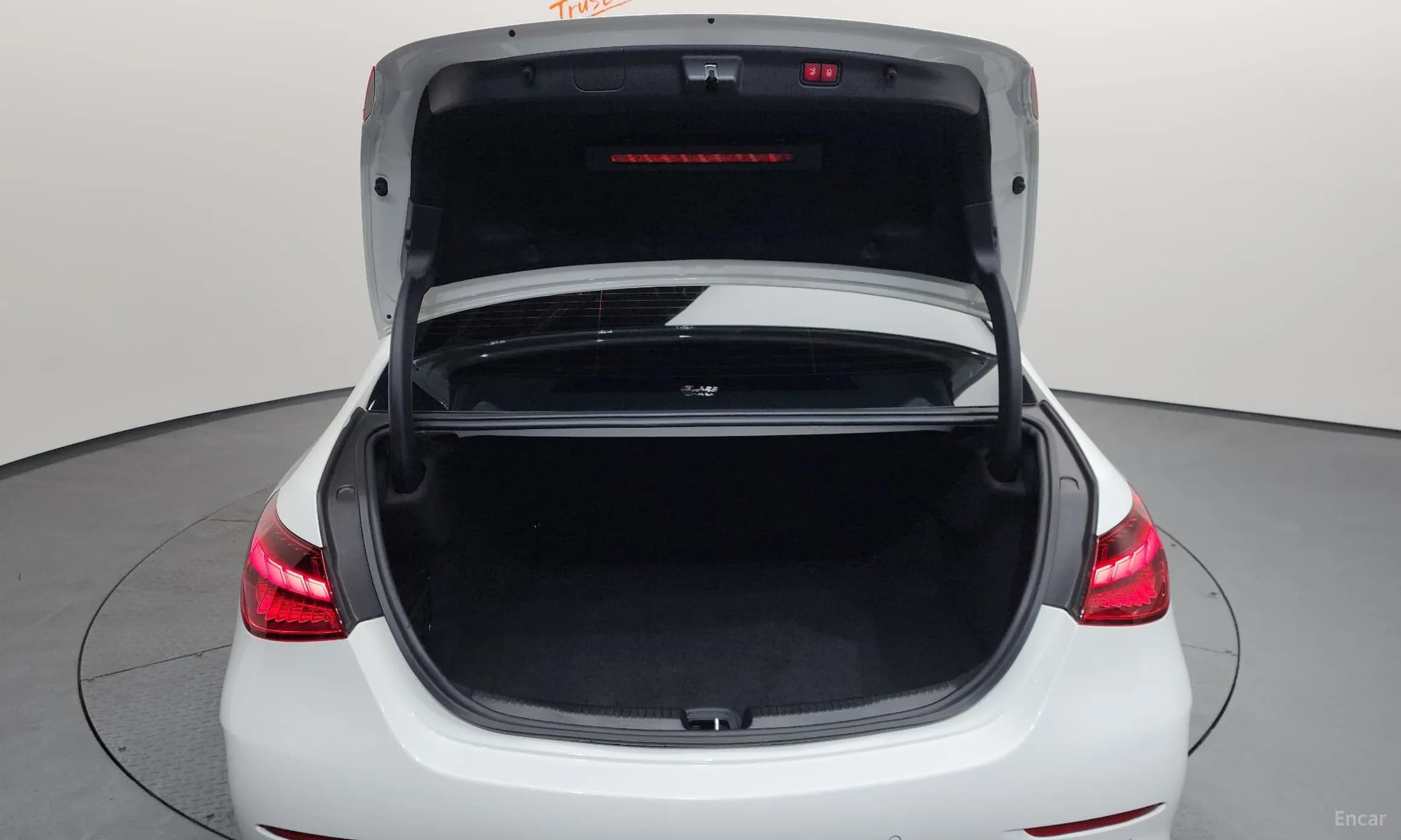 C-Class W206