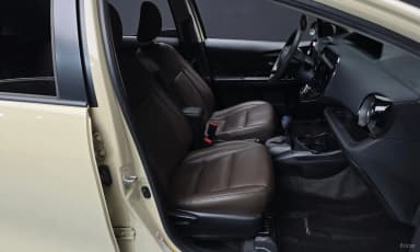 Prius C