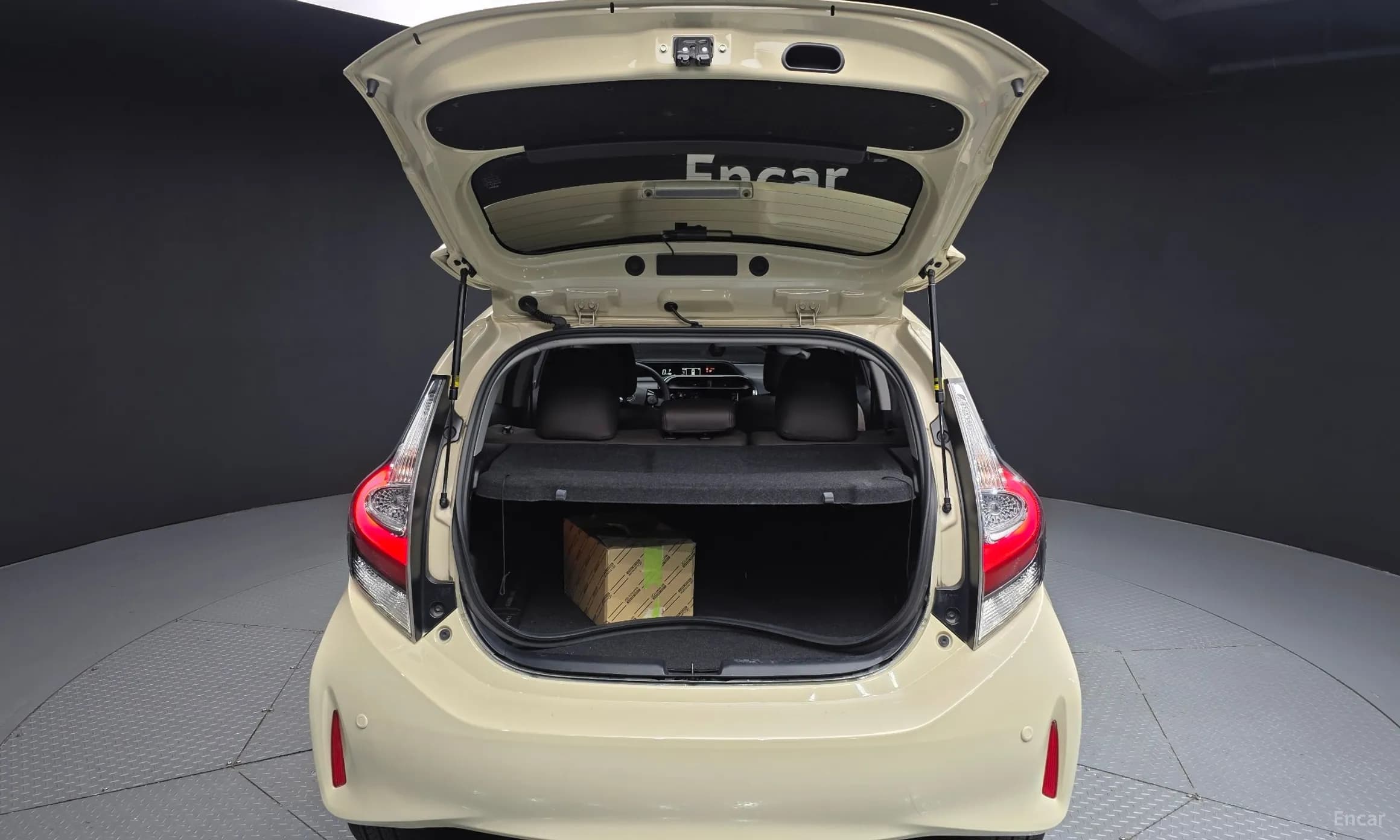 Prius C