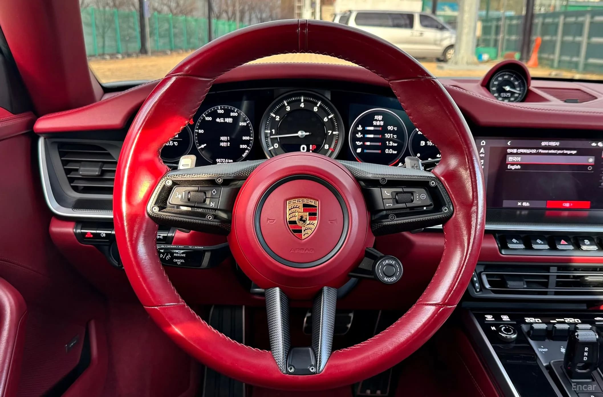 911 (992)
