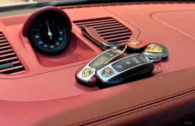 911 (992)