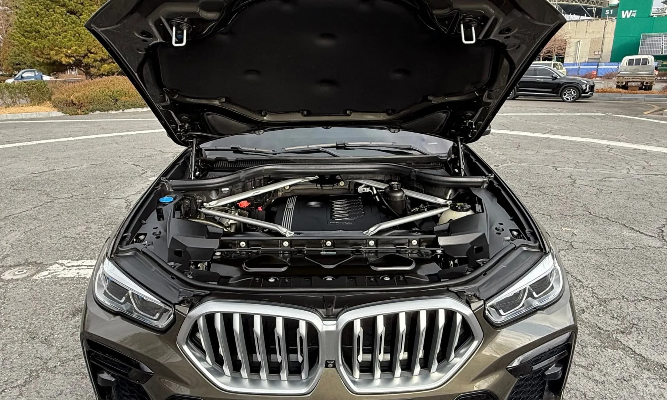 X6 (G06)