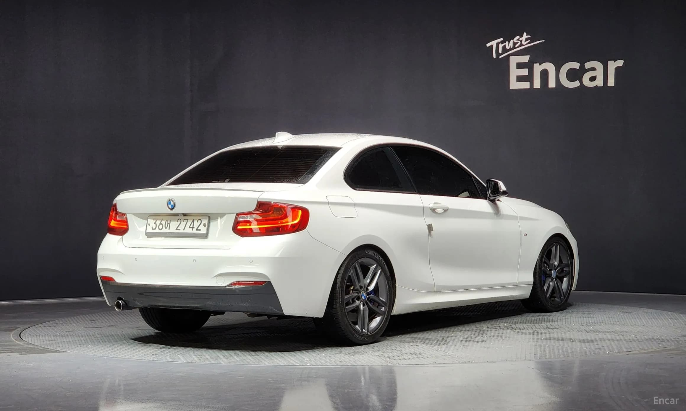 2 Series (F22)