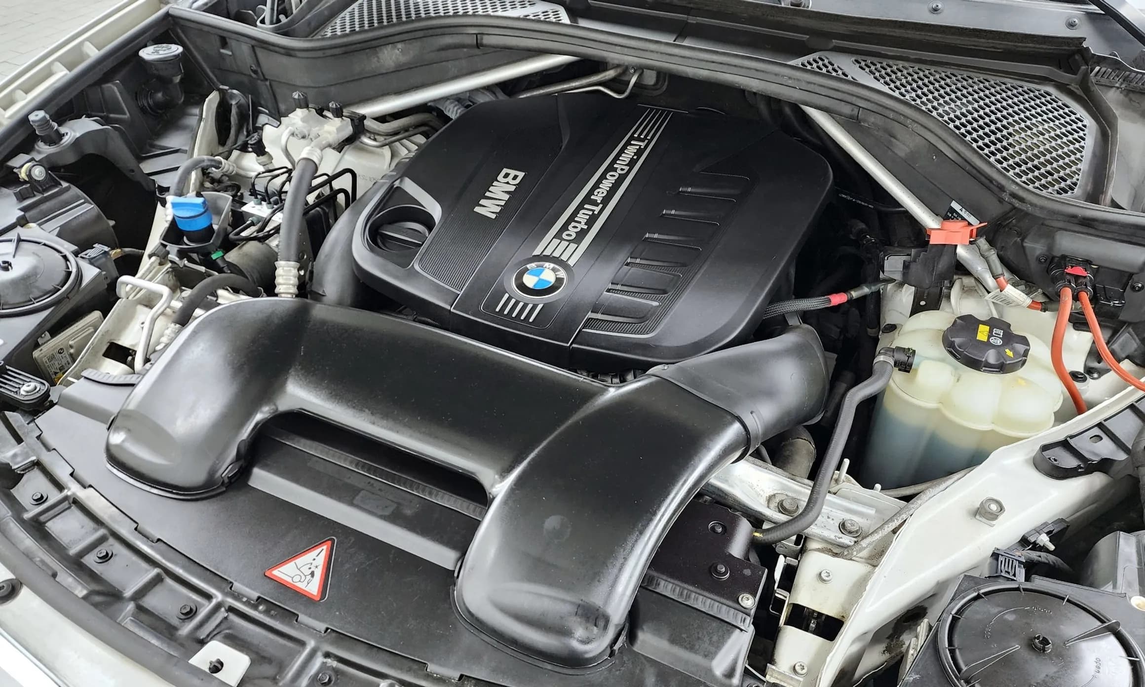 X5 (F15)