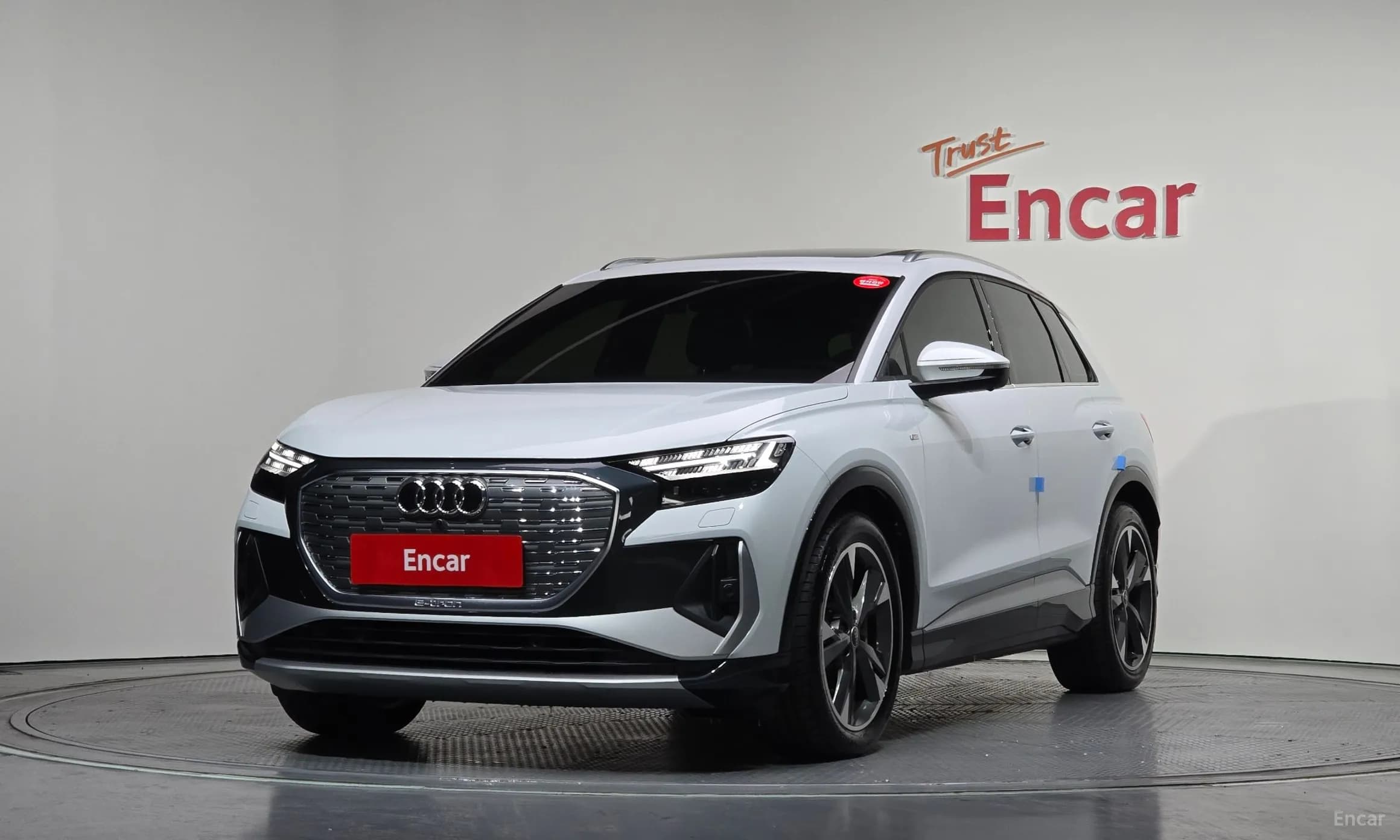 Q4 e-tron (F4)