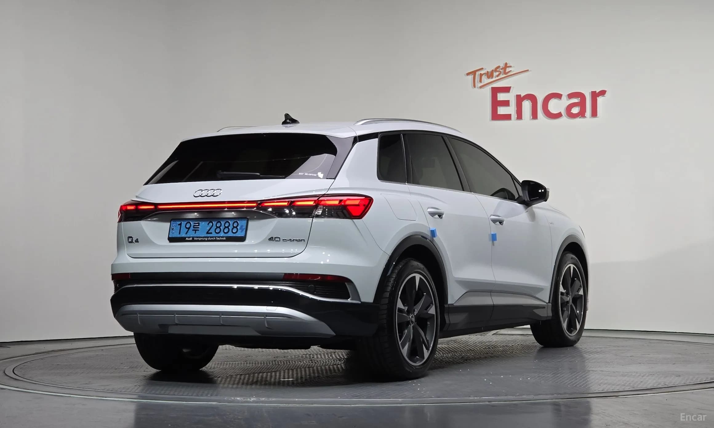 Q4 e-tron (F4)