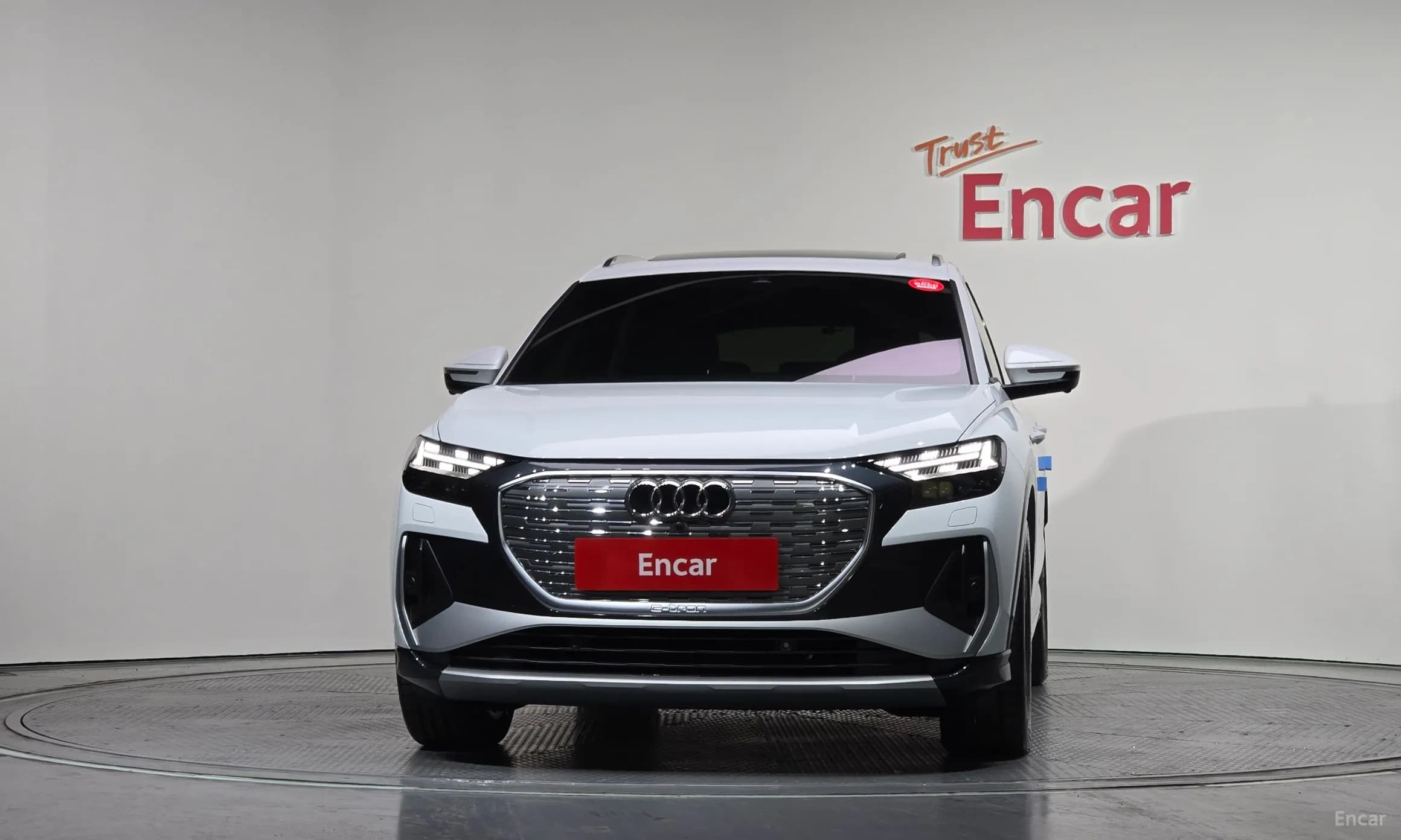 Q4 e-tron (F4)