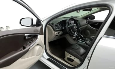 V40