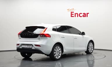 V40