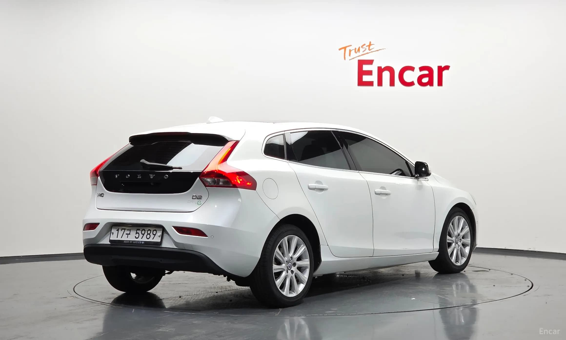 V40