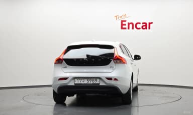 V40