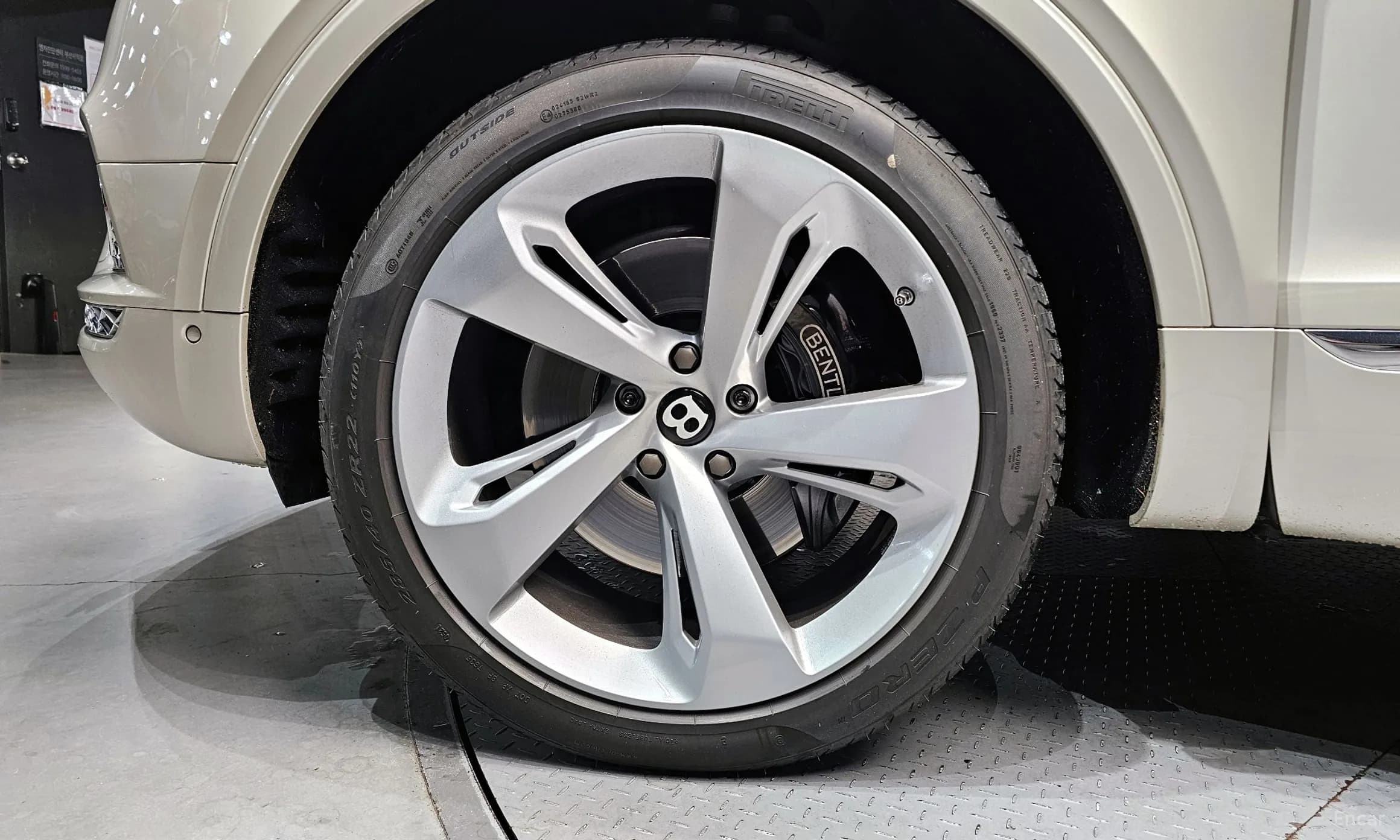 Bentayga