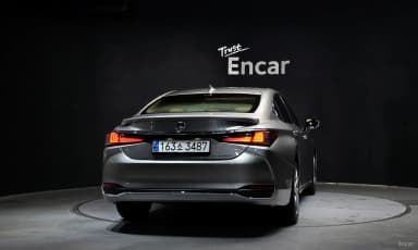 ES300h 7th Generation