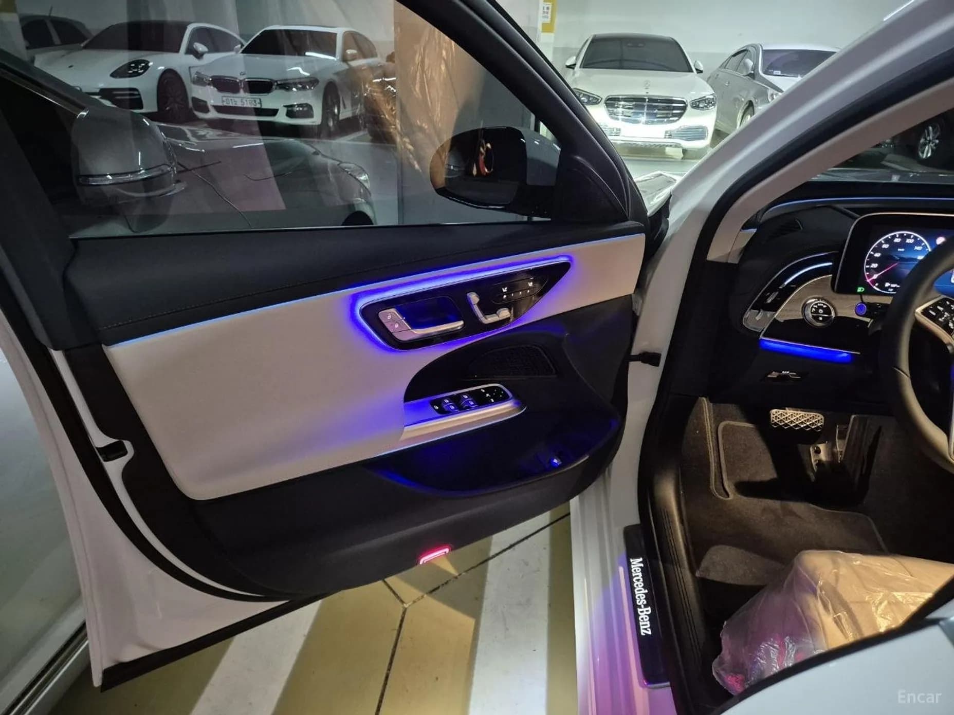 E-Class W214