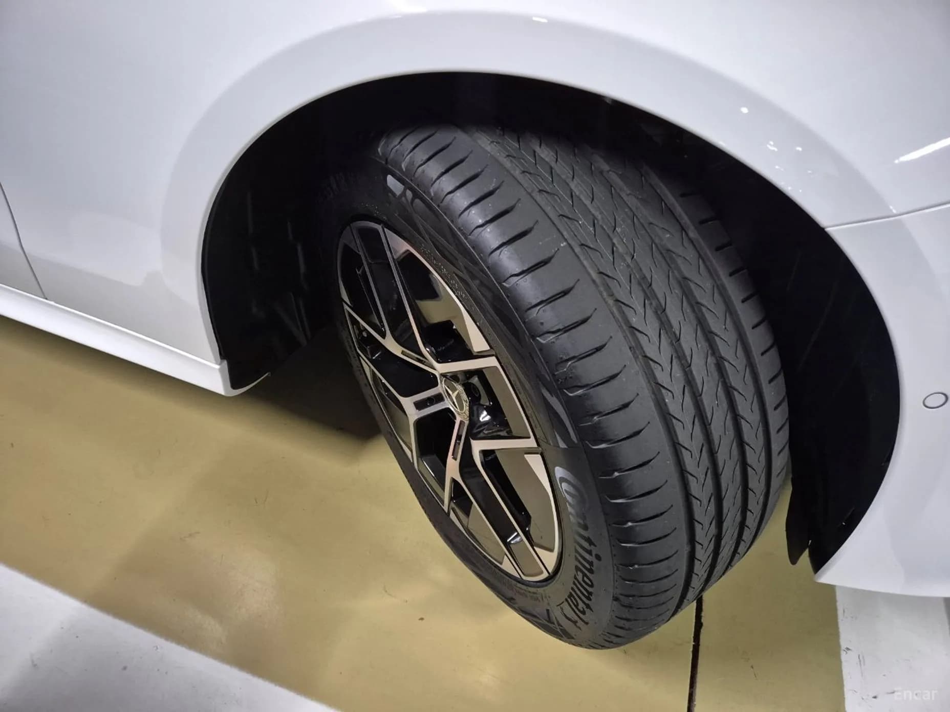 E-Class W214