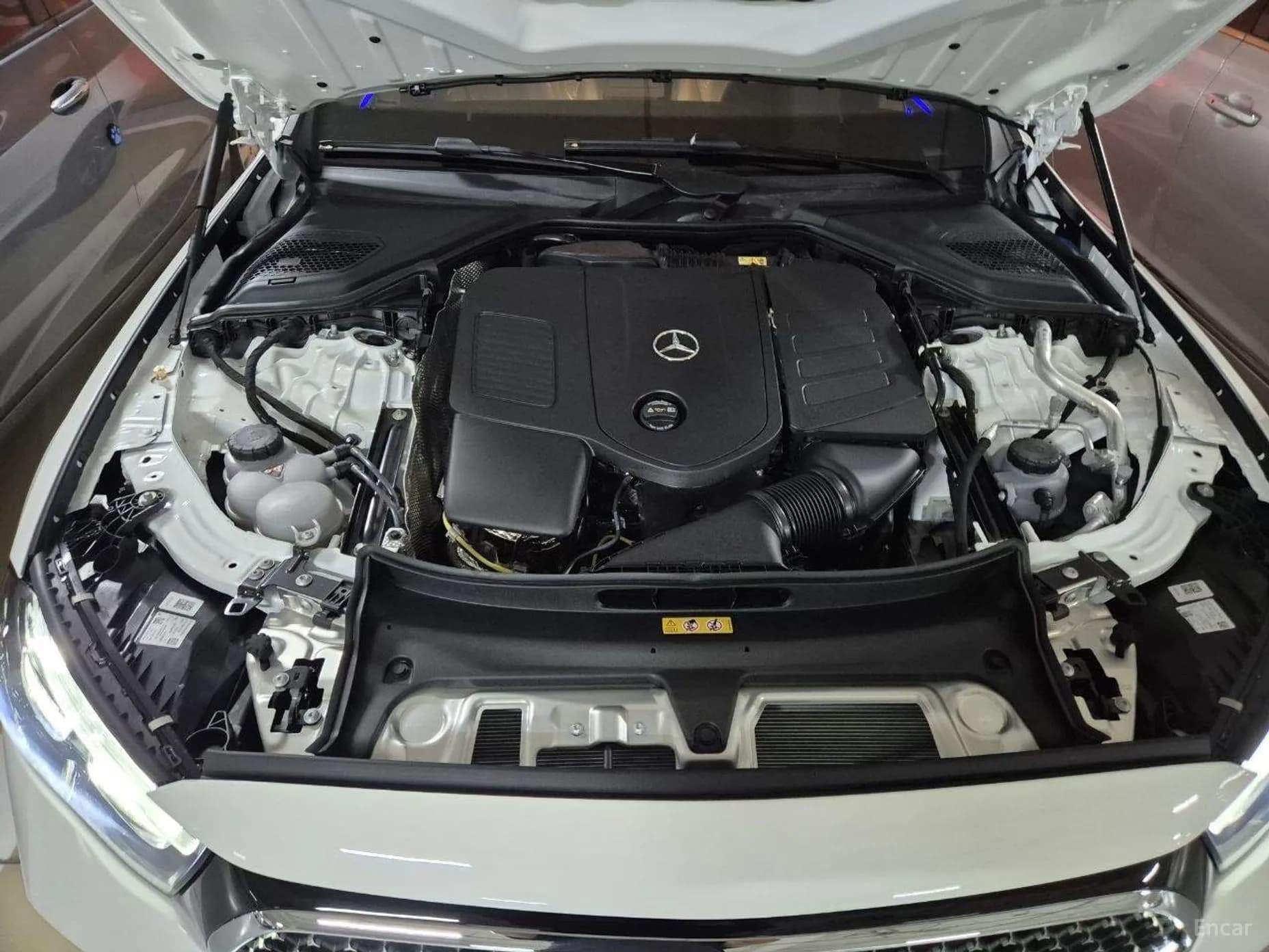 E-Class W214