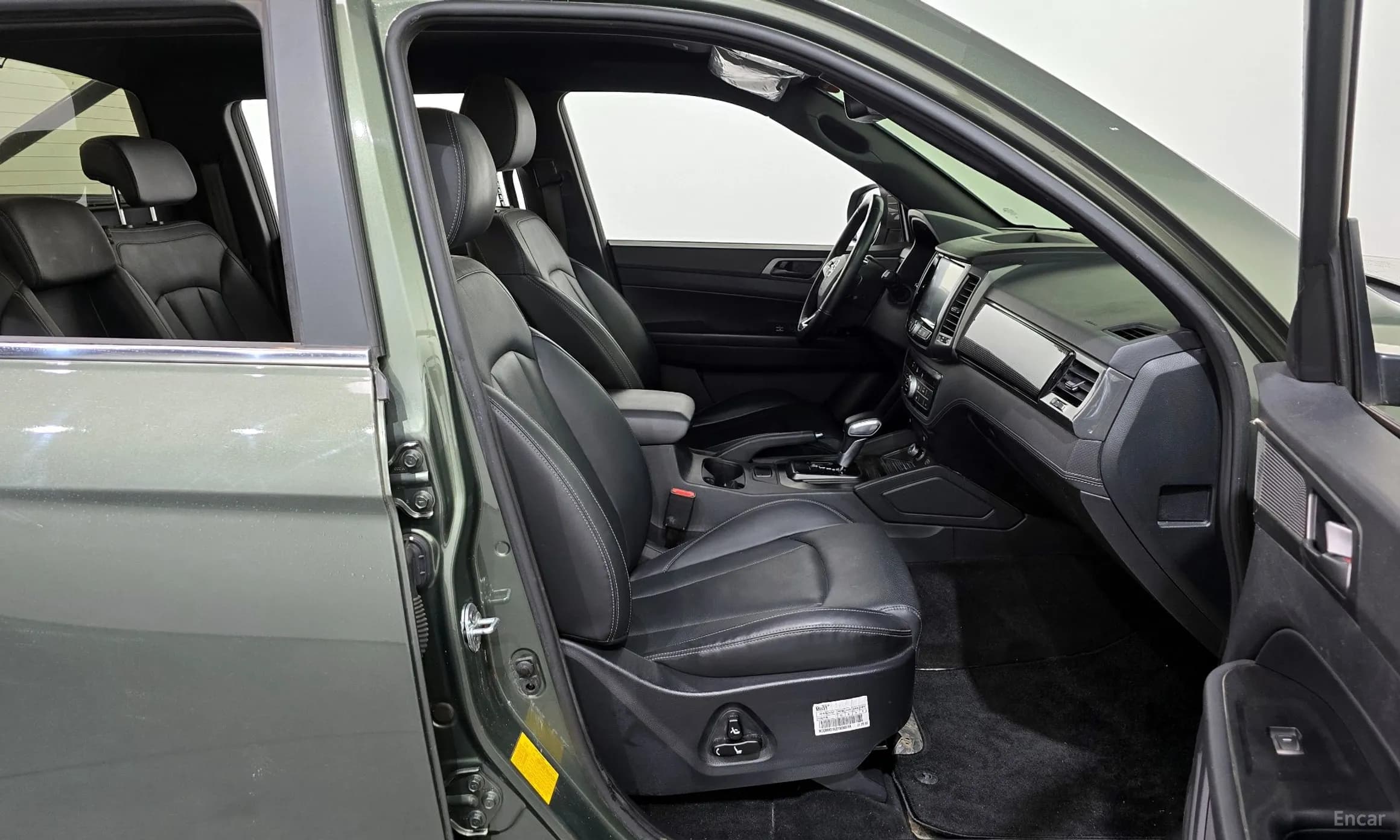 Rexton Sports Khan