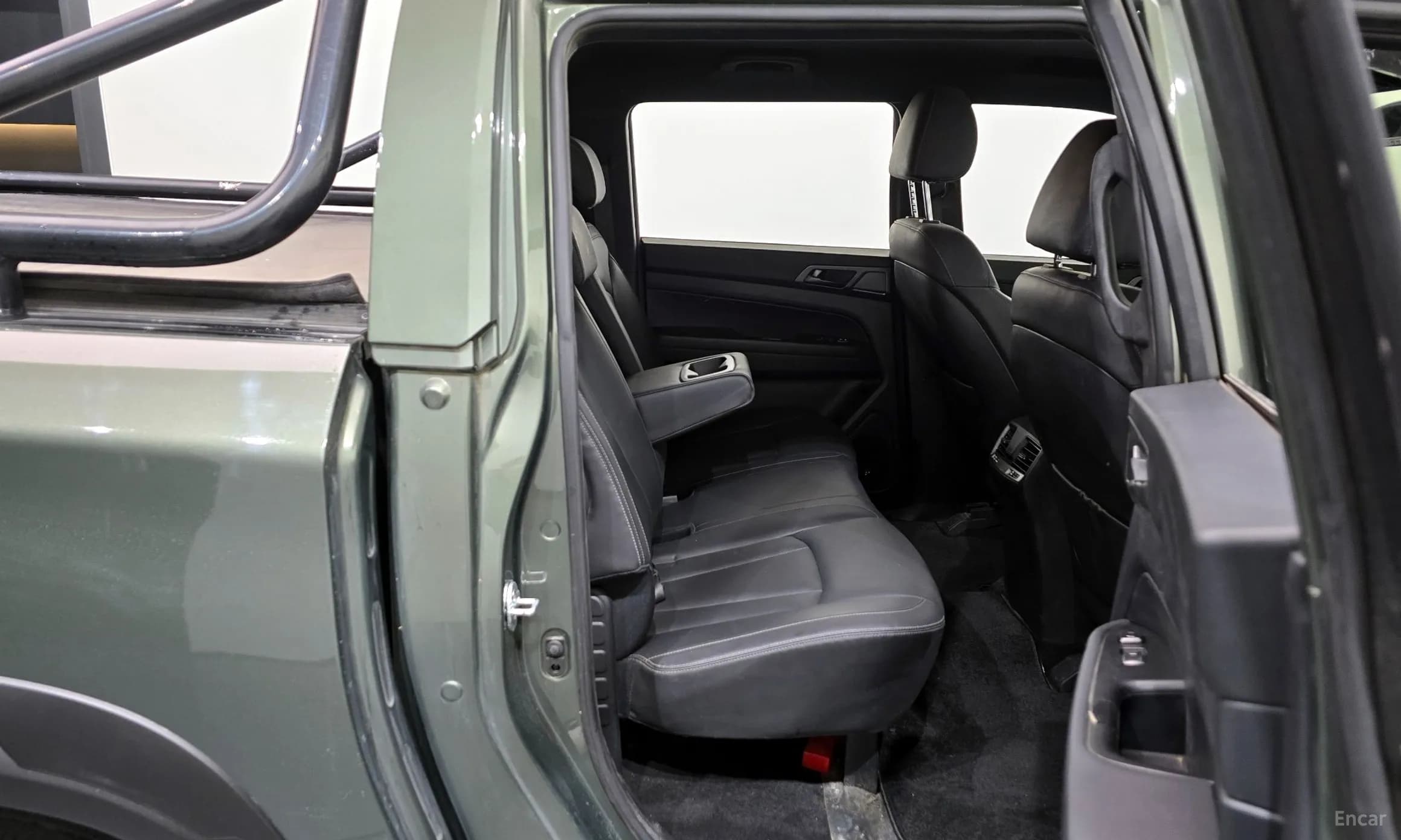 Rexton Sports Khan