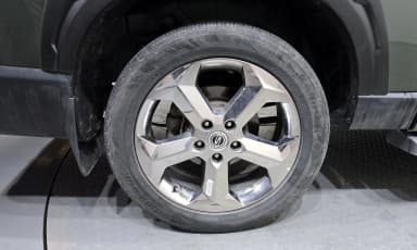 Rexton Sports Khan