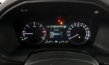 Rexton Sports Khan