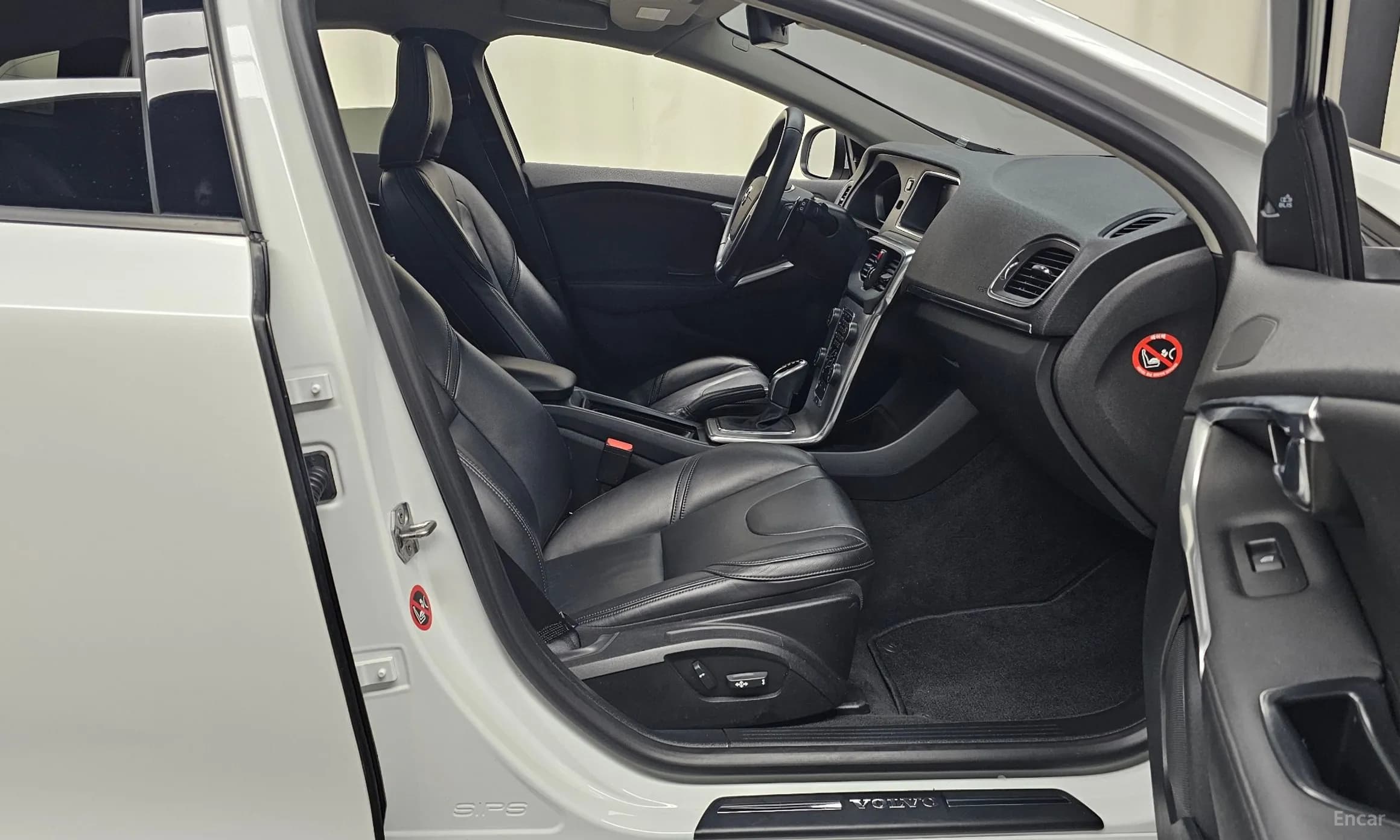 V40
