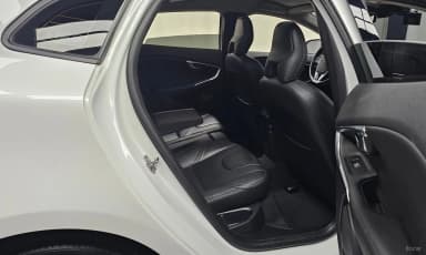 V40