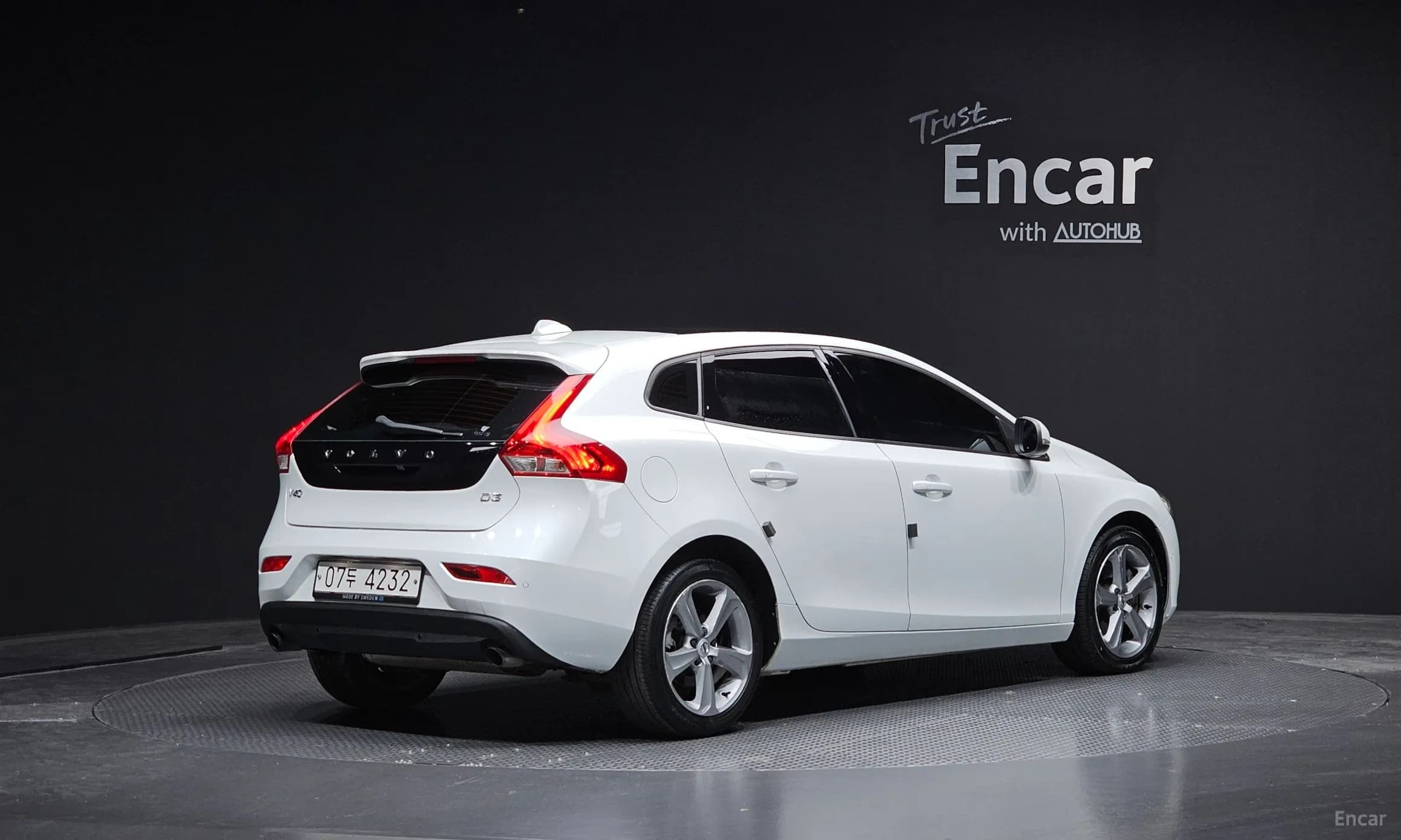 V40