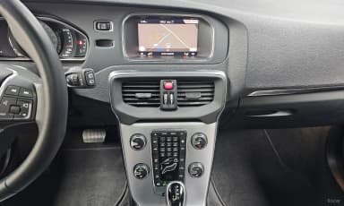 V40