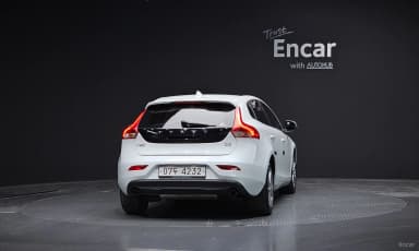 V40