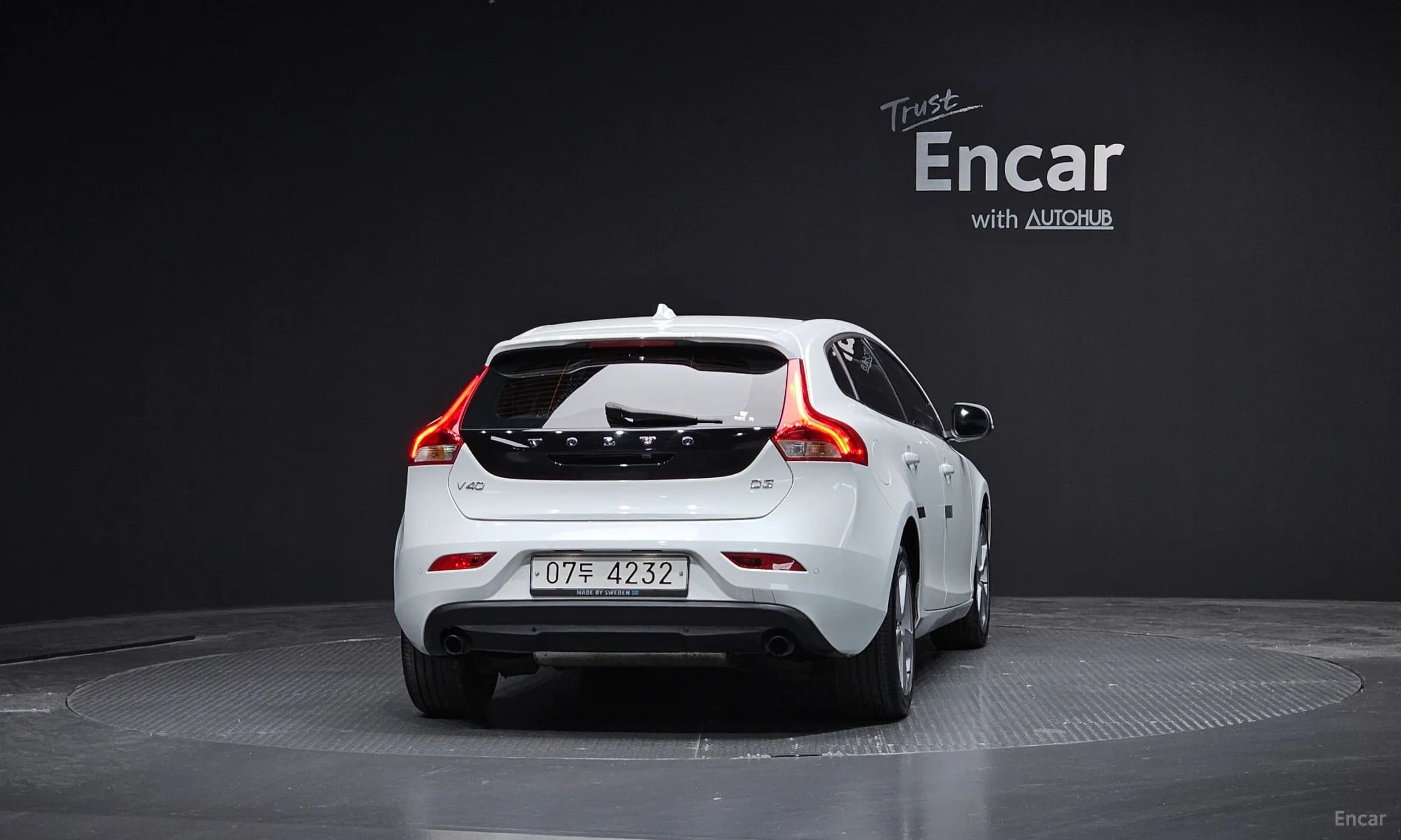 V40