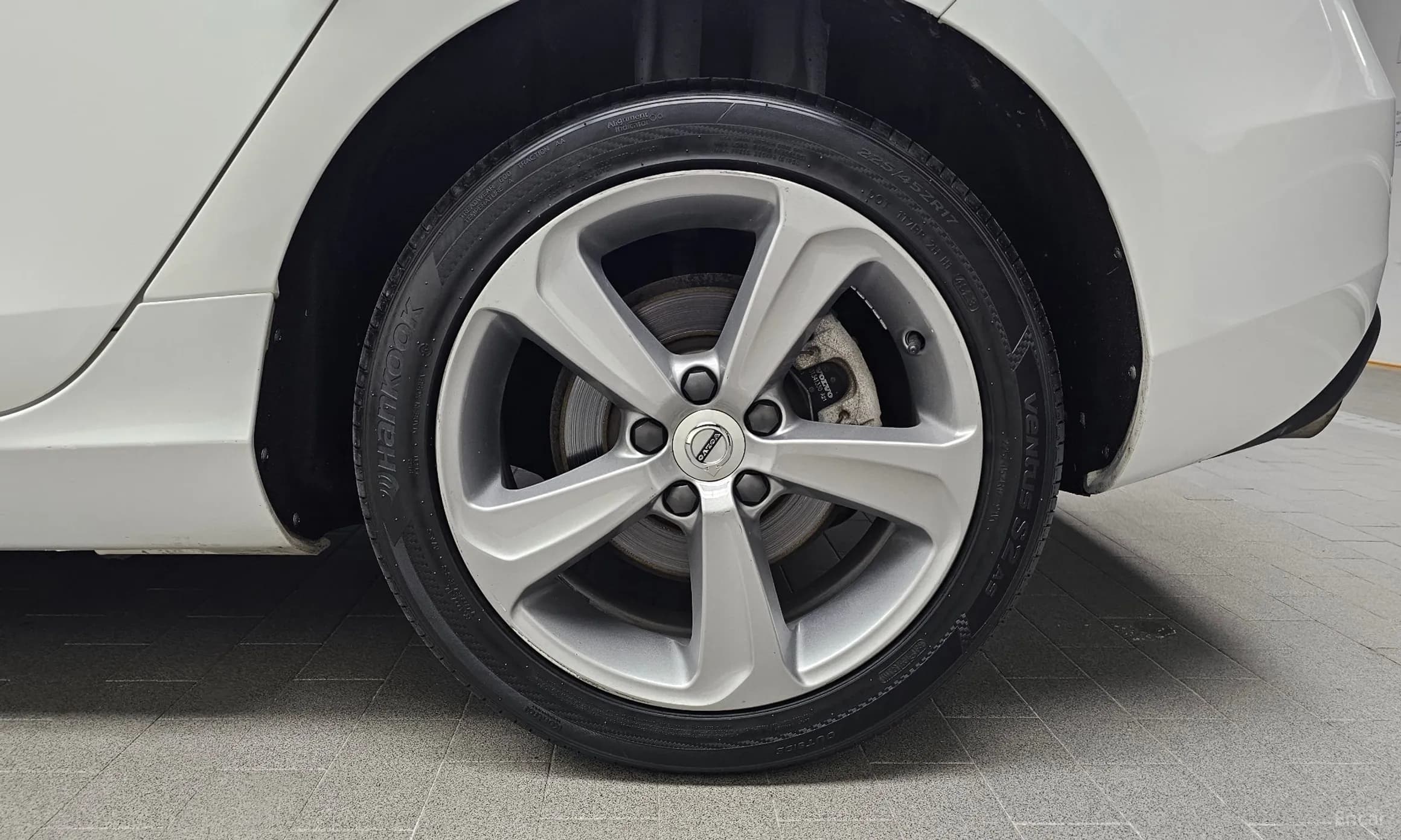 V40