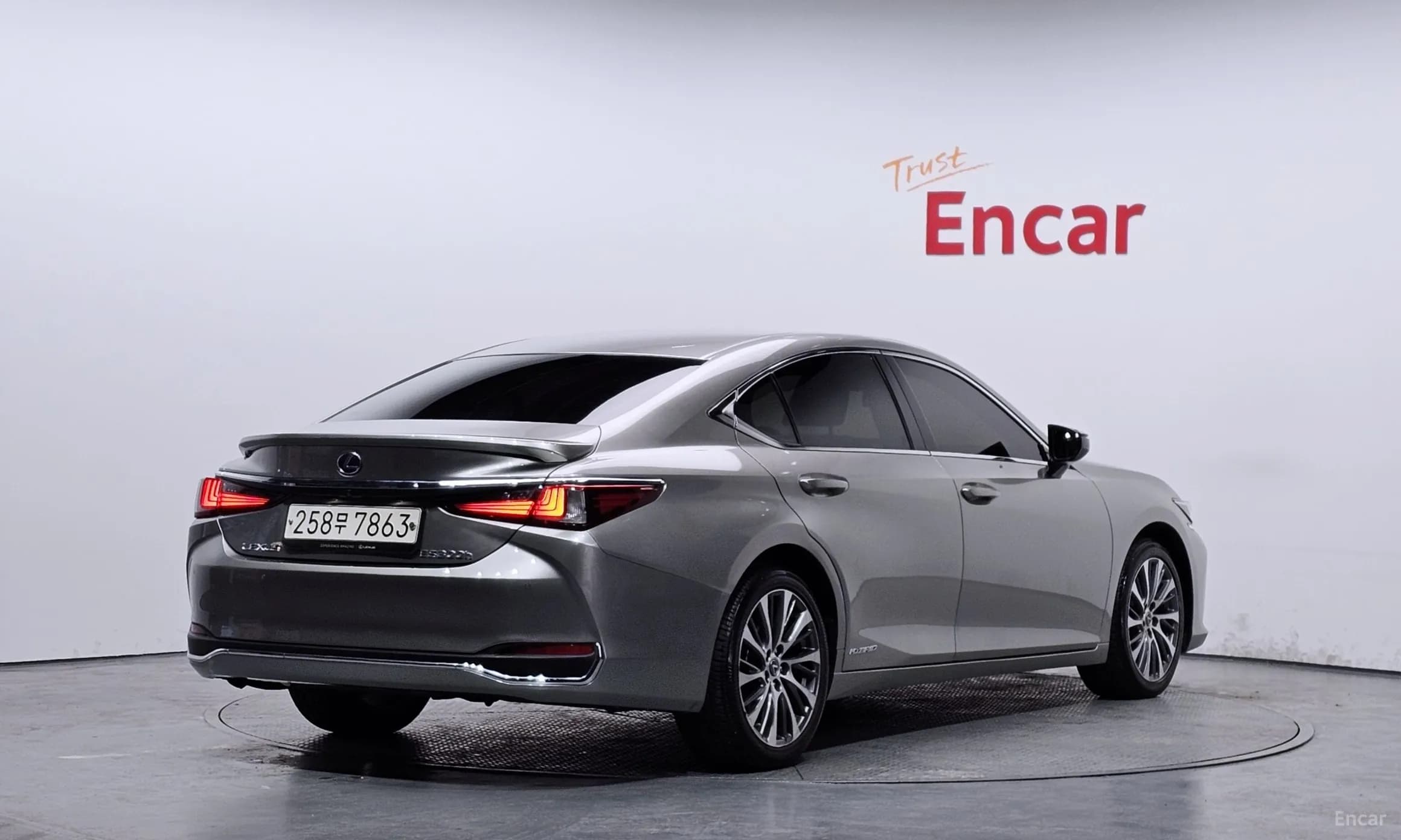ES300h 7th Generation