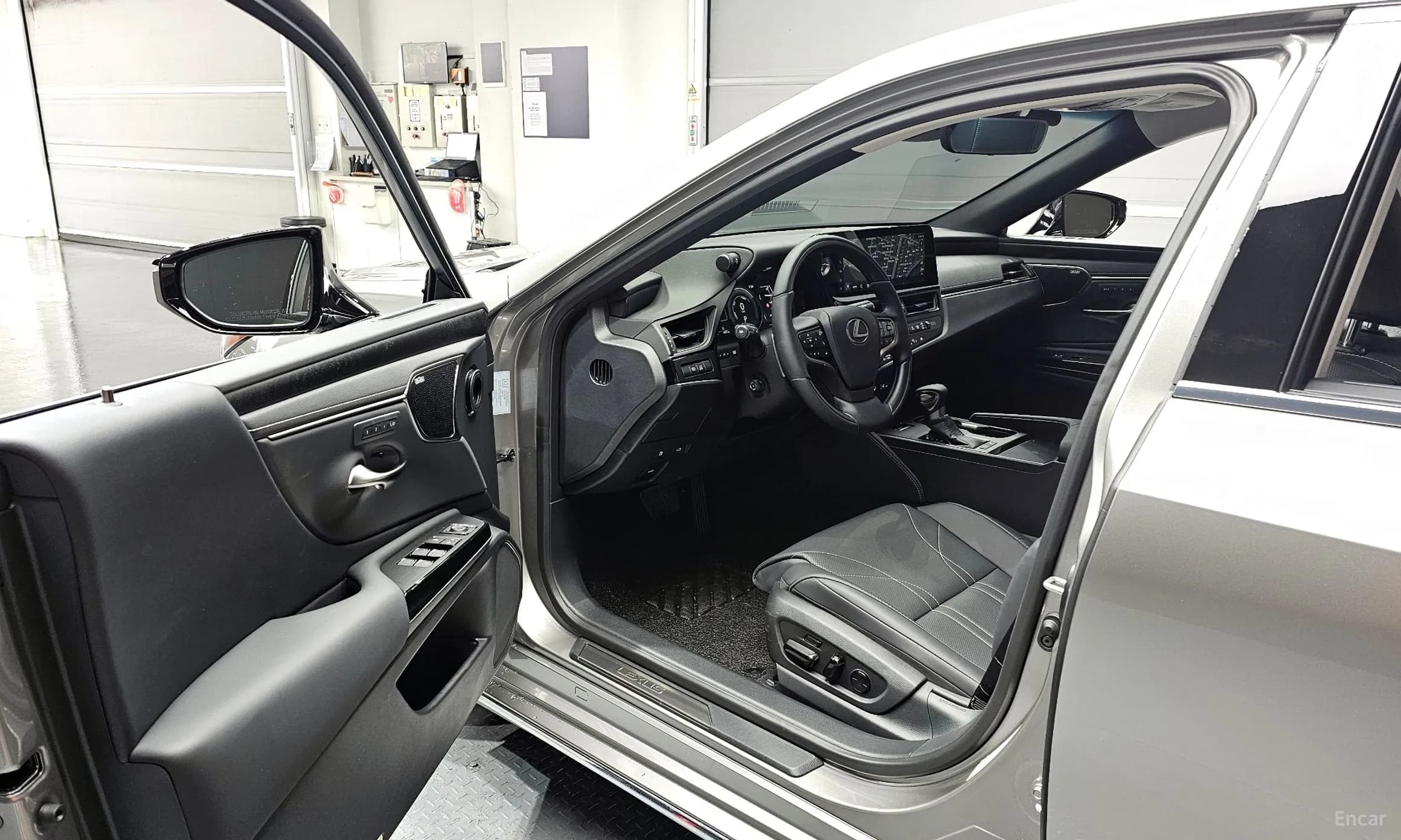 ES300h 7th Generation