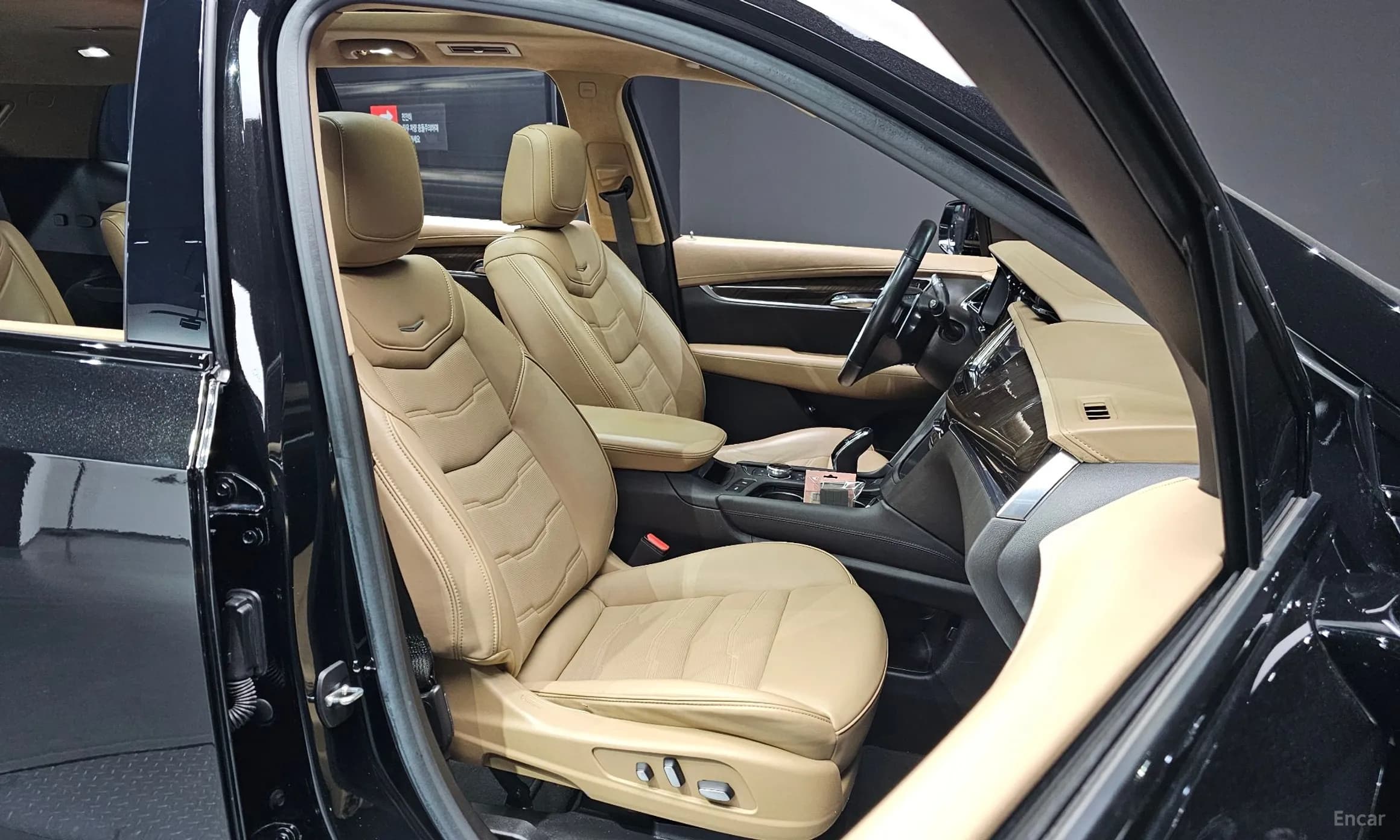 XT6
