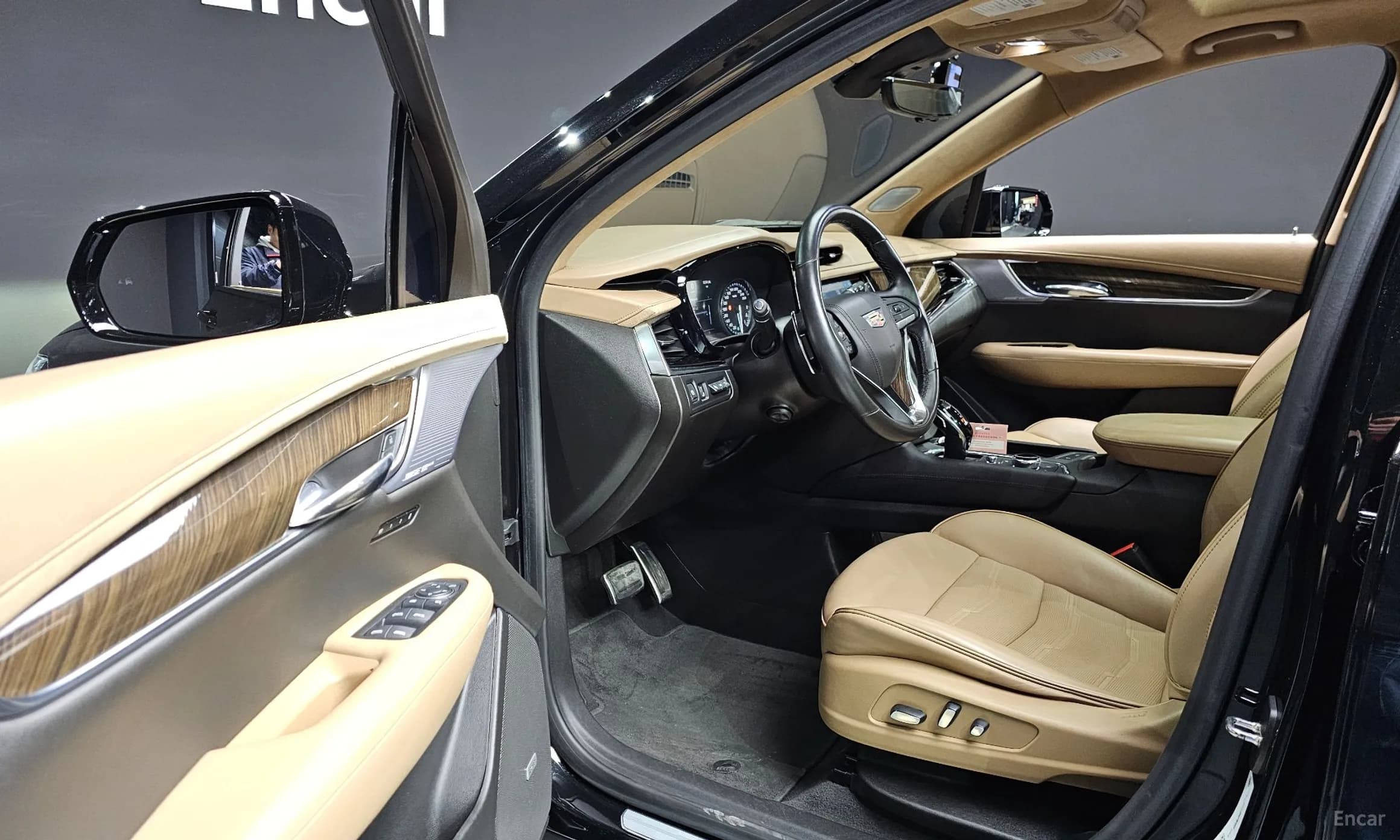 XT6