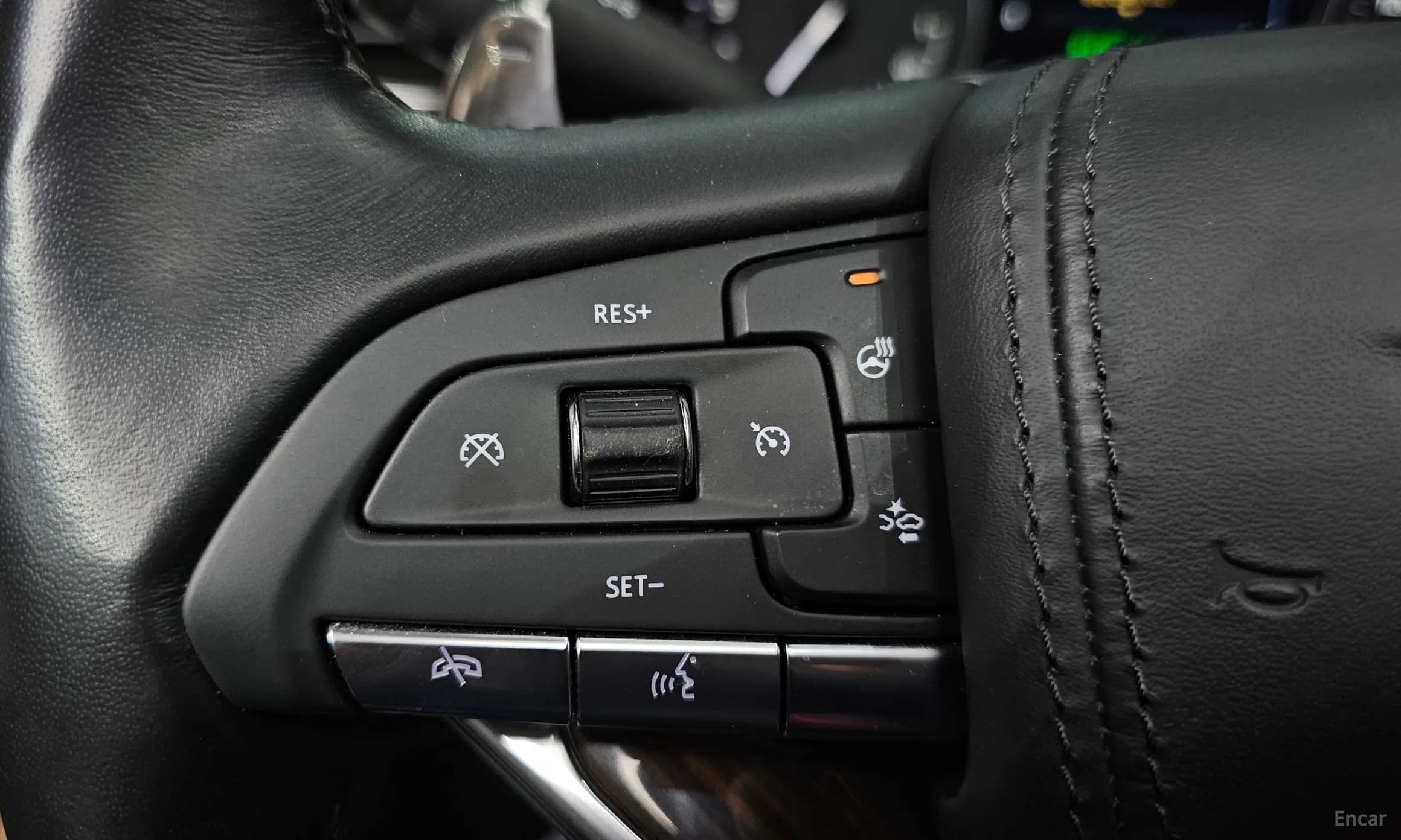 XT6