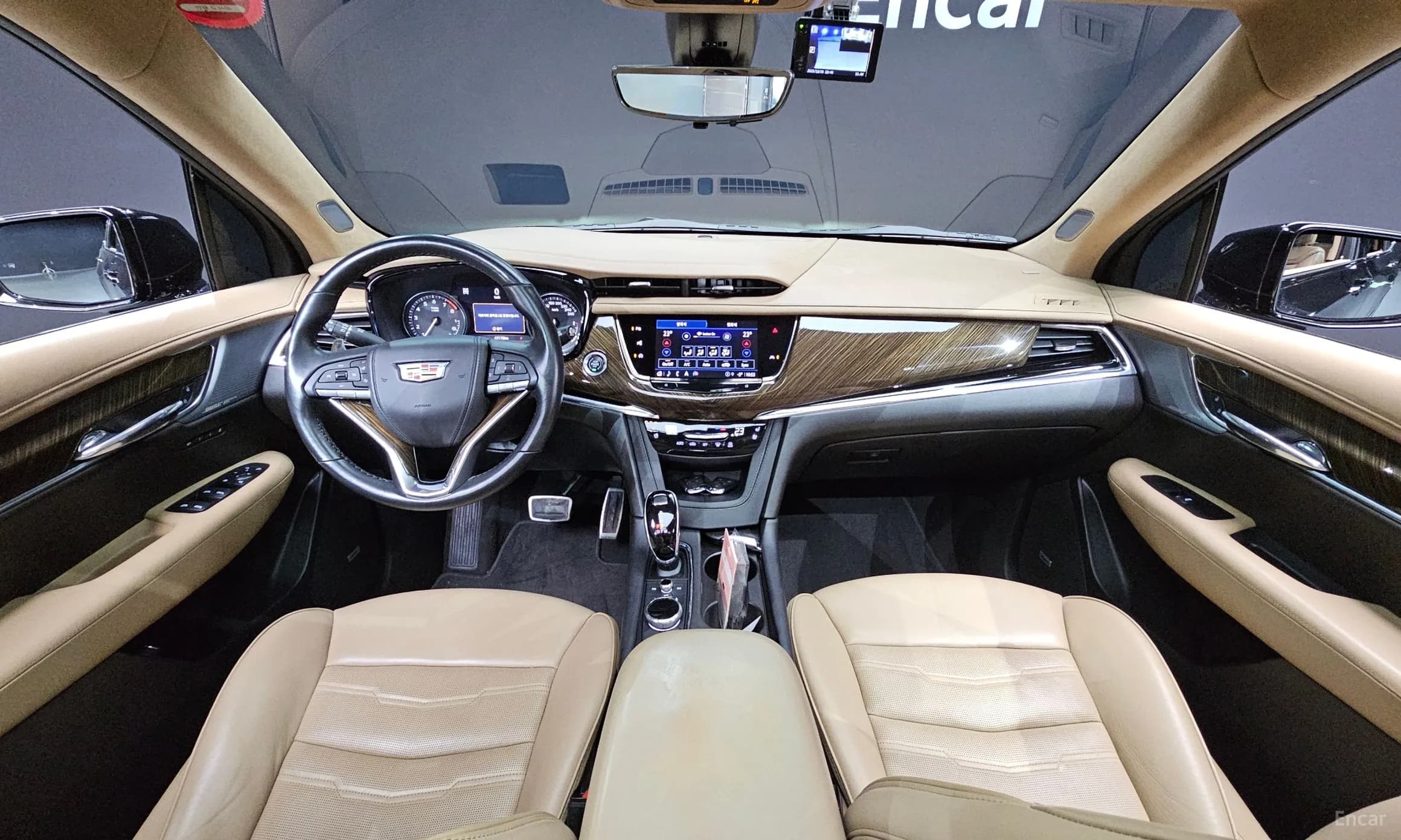 XT6