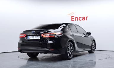 Camry (XV70)