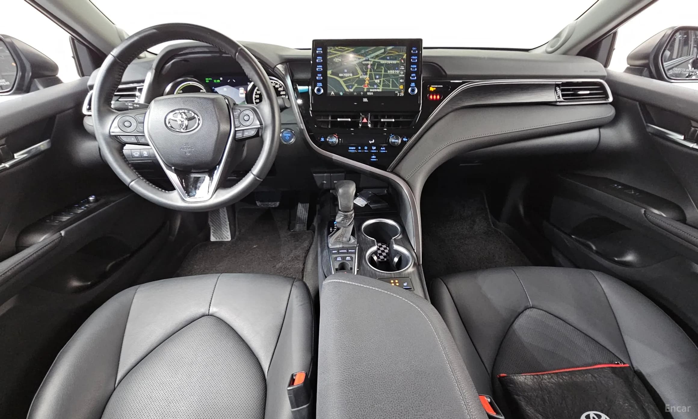 Camry (XV70)