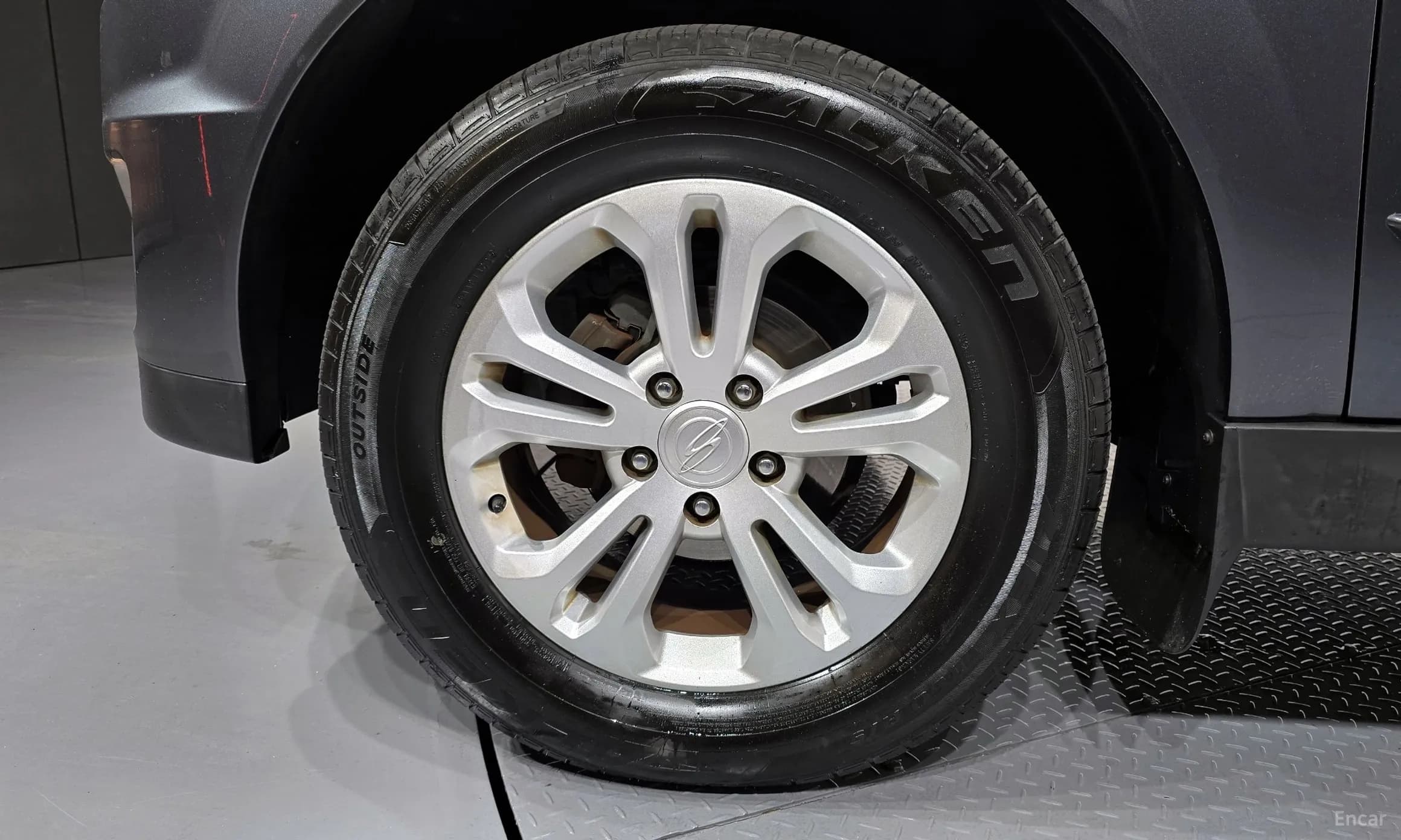 Korando Sports