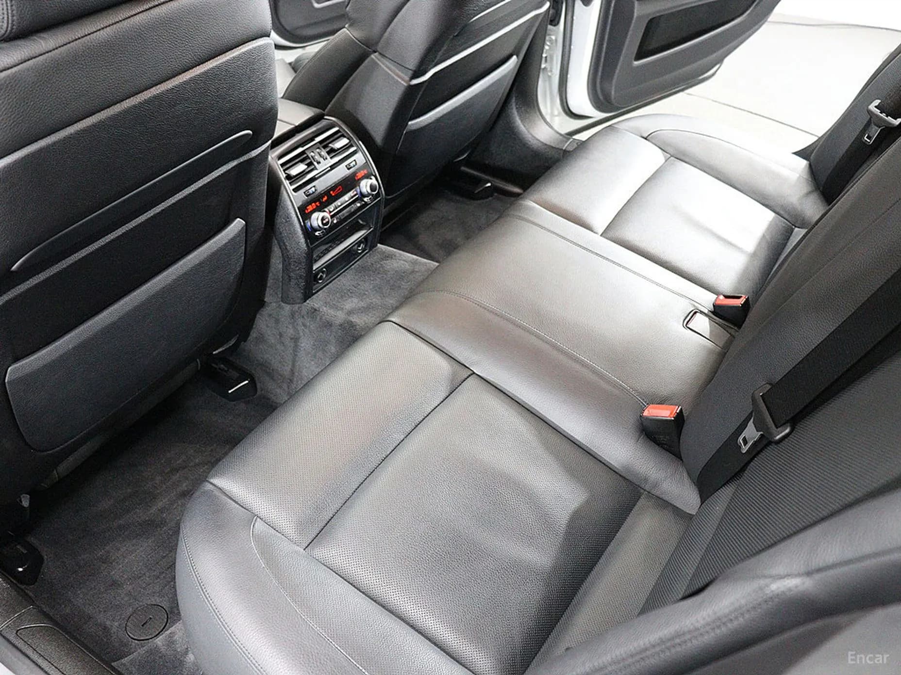 7 Series (F01)