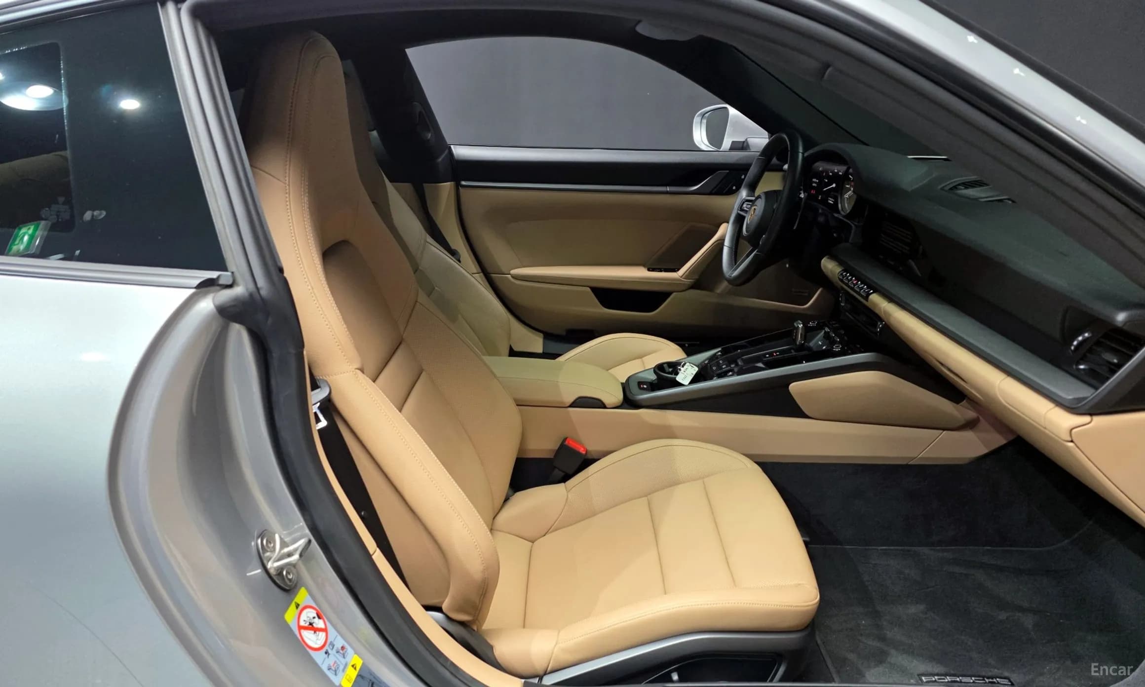 911 (992)