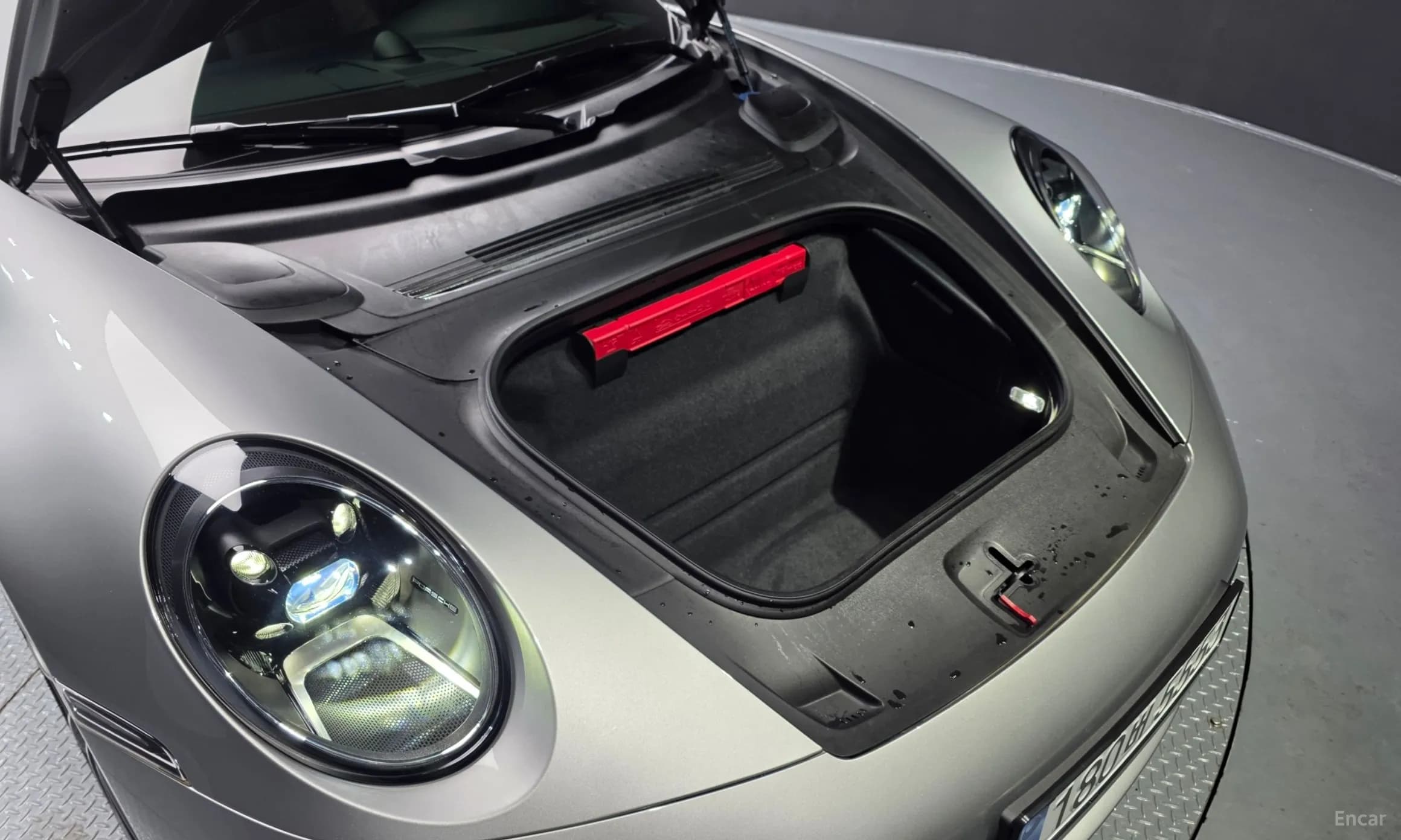 911 (992)