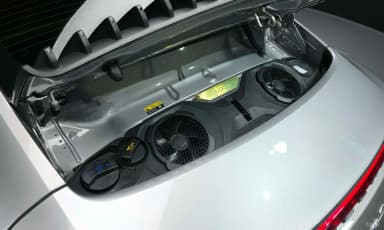 911 (992)